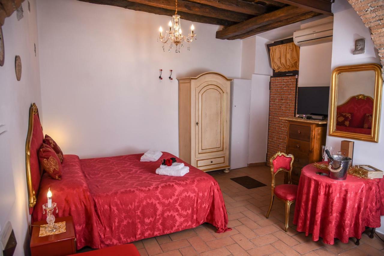 Sweet Sweet Navona Apartment